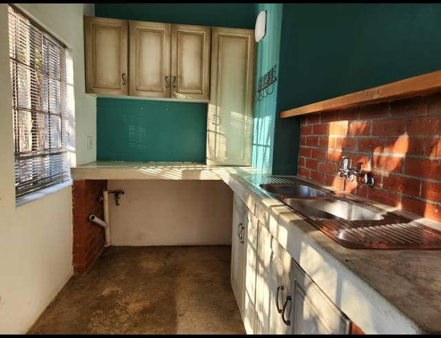 5 BEDROOM TOWNHOUSE FOR SALE IN CASHAN